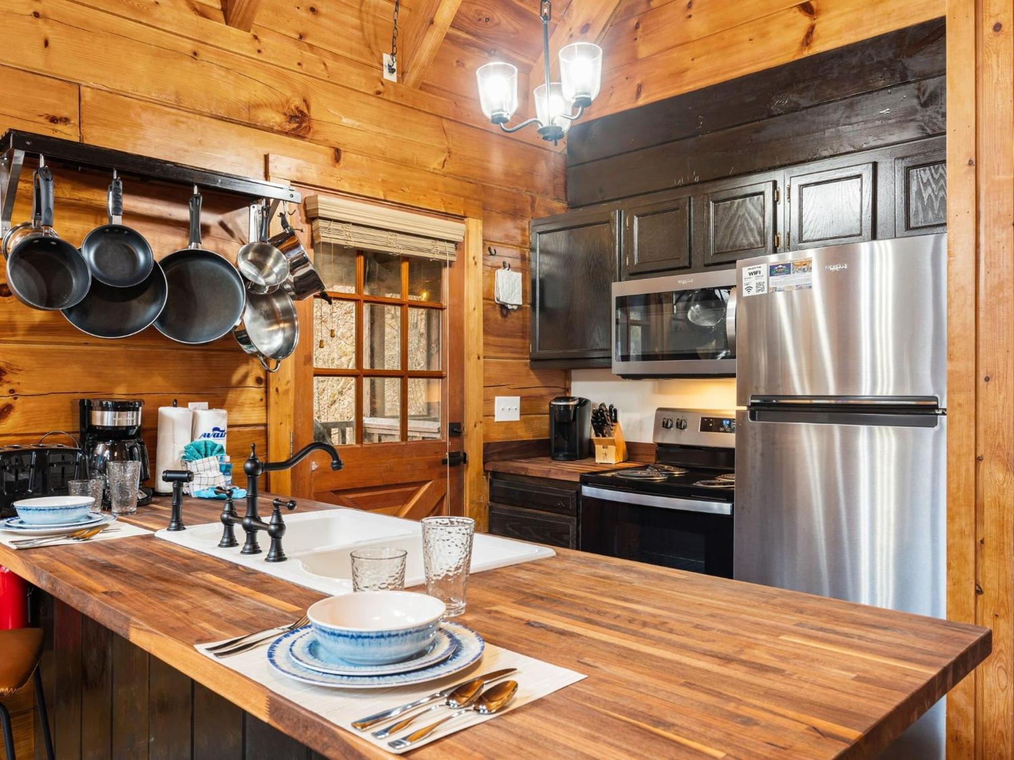 Er40 - The Bear Pause -Great Location,,,Close To All The Action! Cabin Pigeon Forge Exterior photo